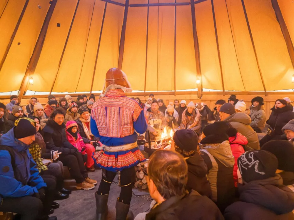 VÅGNES - Reindeer Feeding and Sami Culture